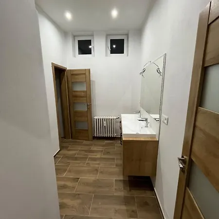 V Apartment *